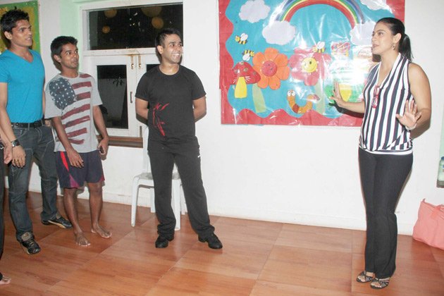 kajol dance lessons with the students actress pics